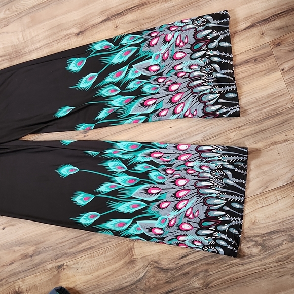 Peacock feathered pants - Picture 2 of 3